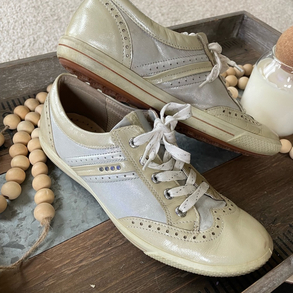 Ecco women’s golf shoes